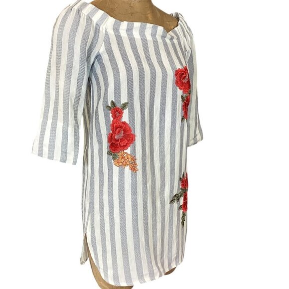 Addie BOHO Striped Mini Dress Floral Embroidery Gray & White Sz S 312G - Picture 3 of 8